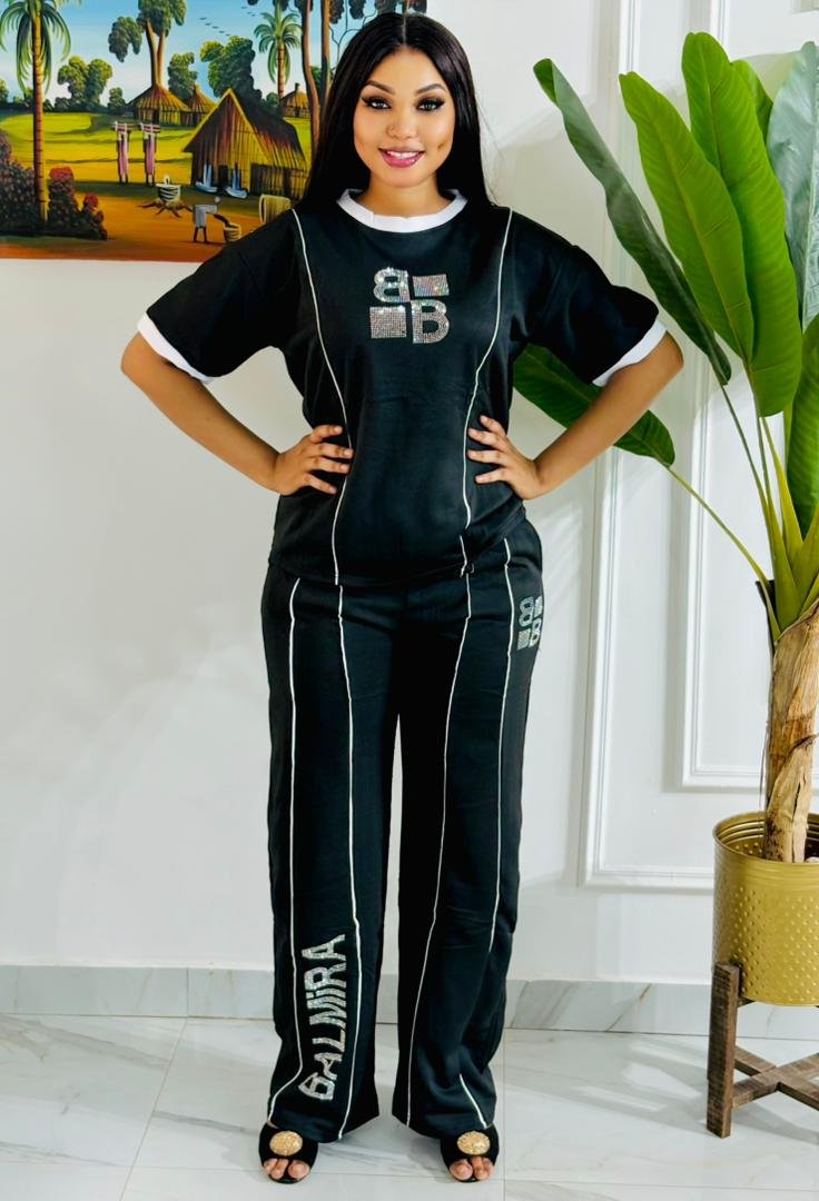 Ensemble Jogging Femme Noir avec Bandes Blanches