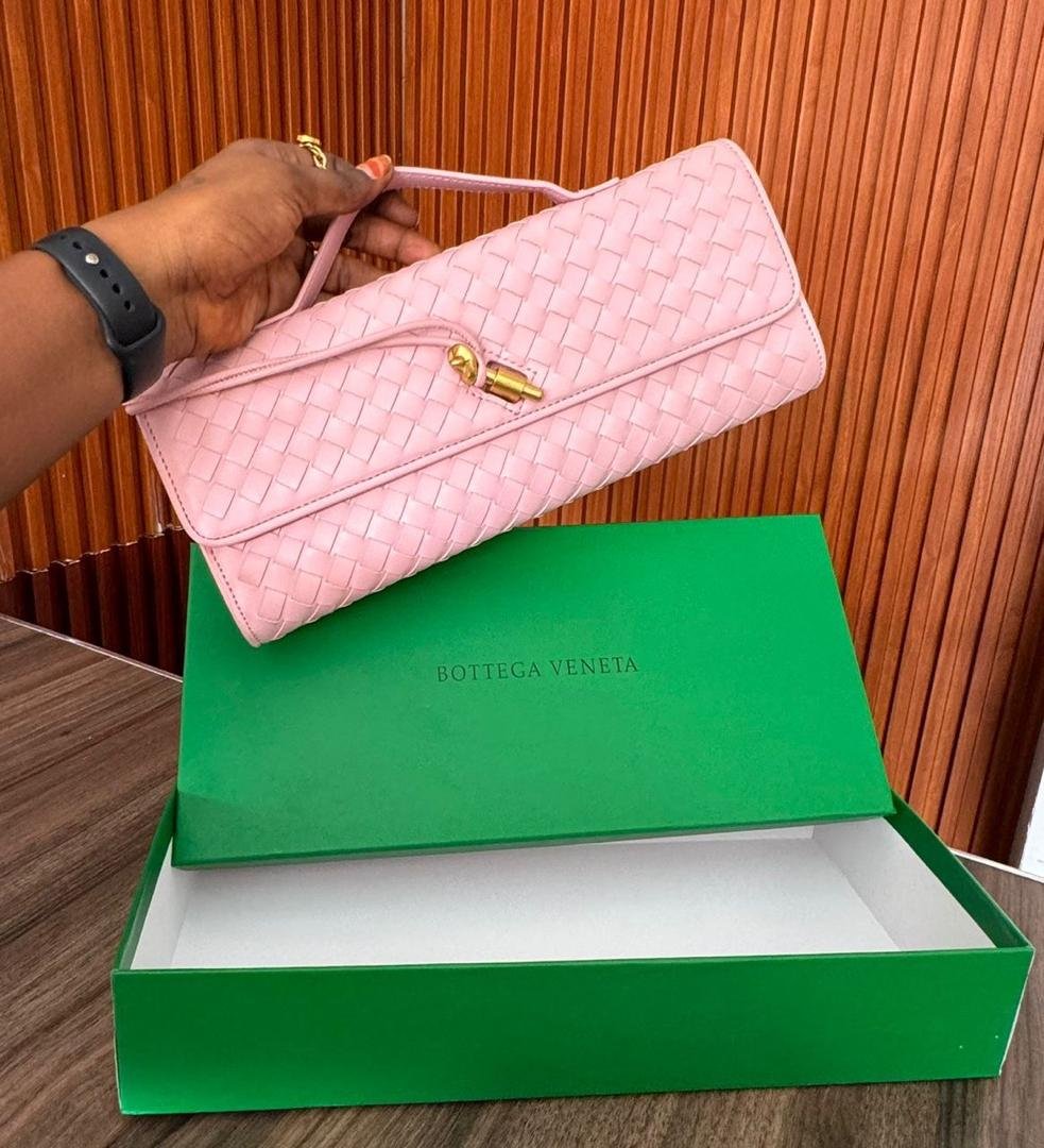 Pochette Femme Rose poudré Tressée Bottega Veneta Cuir